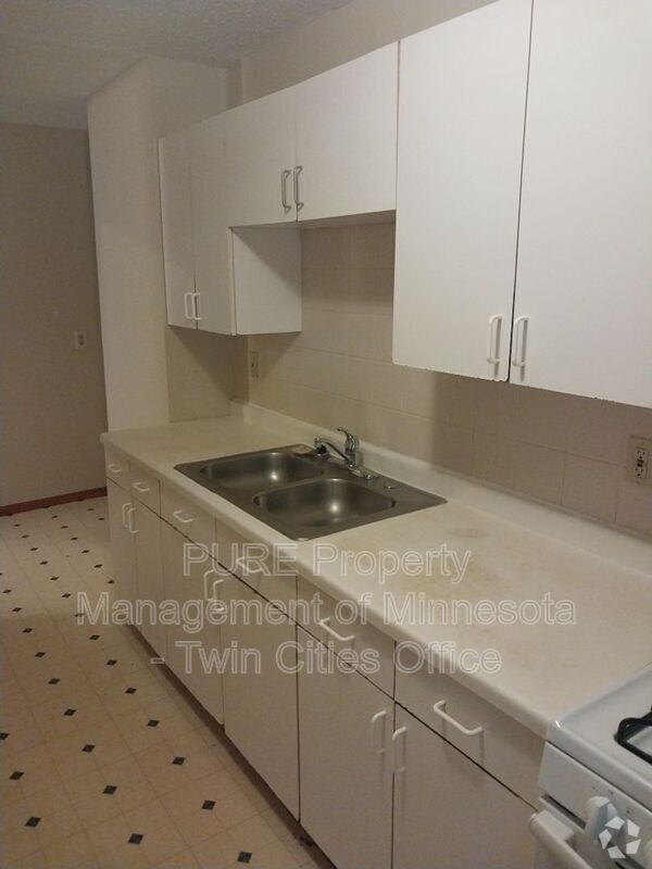 Building Photo - 2621 2nd Ave S Unit 4 Rental