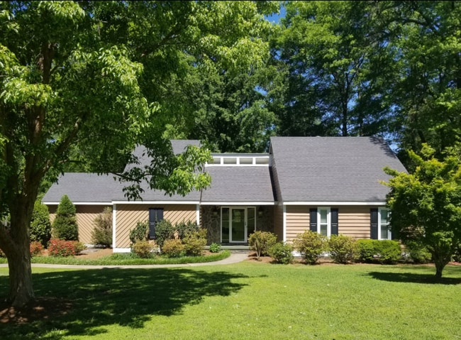 112 Olympia Dr  