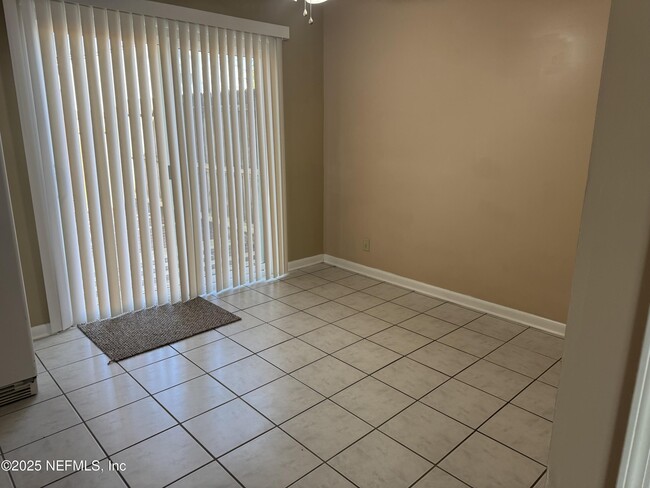 Photo - 447 Newport Dr