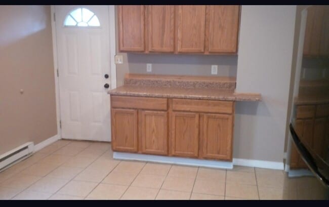 kitchen to rear exit - 103 W Chestnut St Unit 2