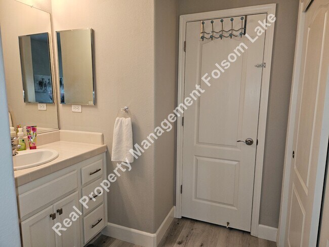 Photo - 3050 Pescara Pl