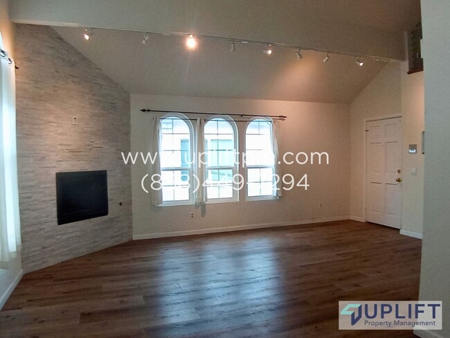 Spacious 1 Bed, 1 Bath Condo in the Heart ... - Spacious 1 Bed, 1 Bath Condo in the Heart ... Unit 6