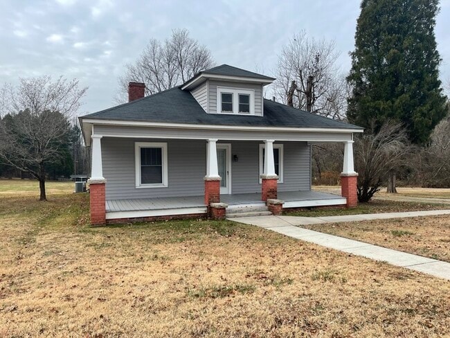 Photo - 2417 Statesville Blvd