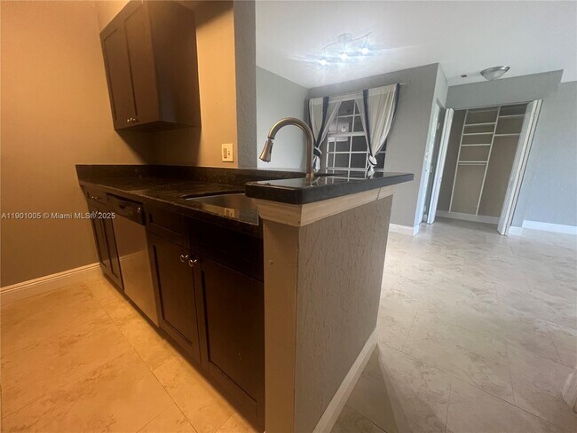 Photo - 2851 N Oakland Forest Dr Unit 108