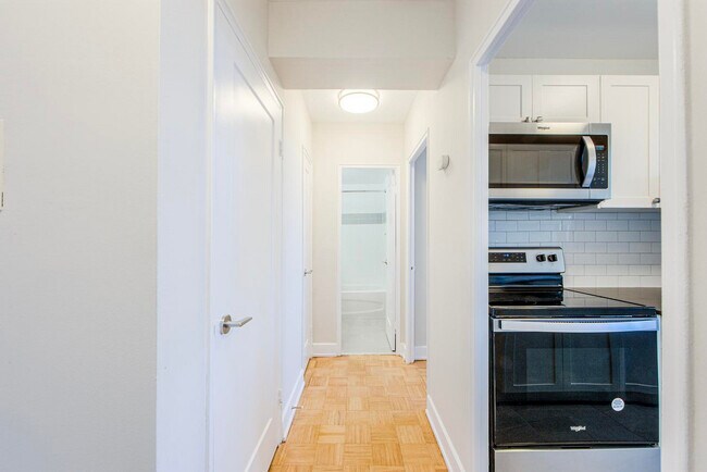 Photo - 440 Eglinton