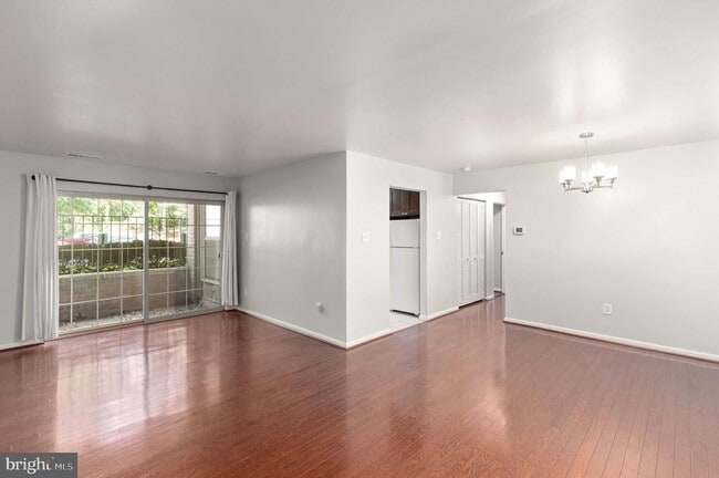 Building Photo - 203 Star Pointe Ct Unit 1A