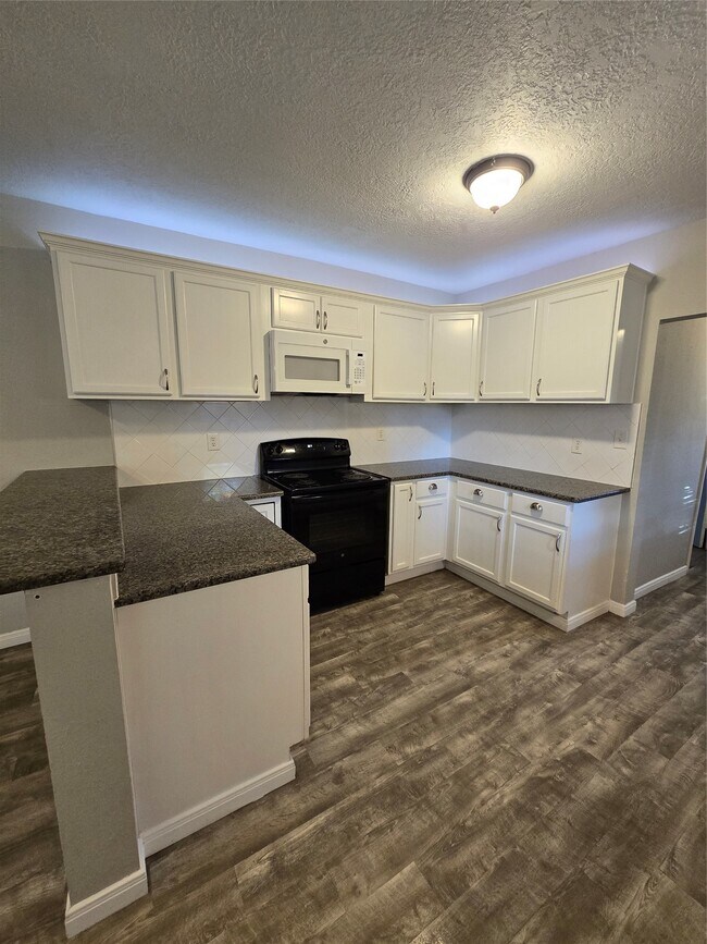 Photo - 511 S Roosevelt Ave