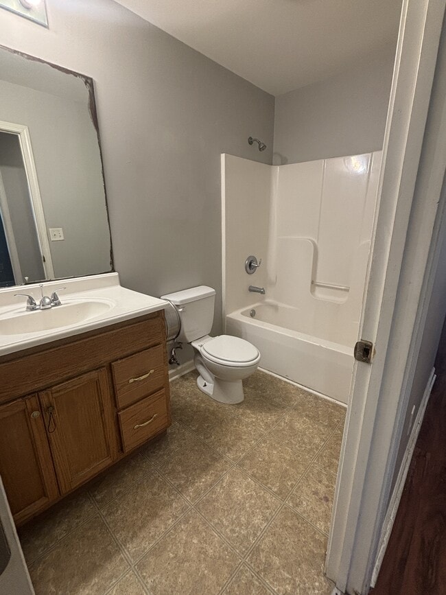 Photo - 537 Maple St