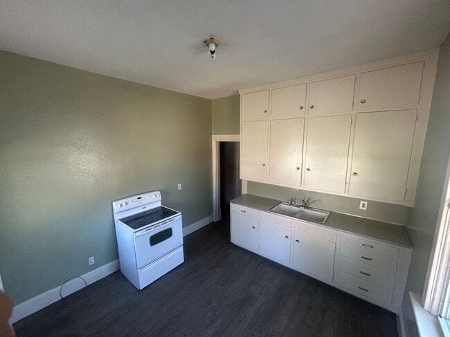 729 High St Unidad 729 High #3 Lower Left