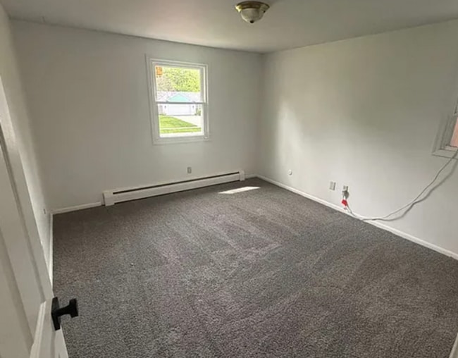 Photo - Four Bedroom Available for Immediate Move in!!