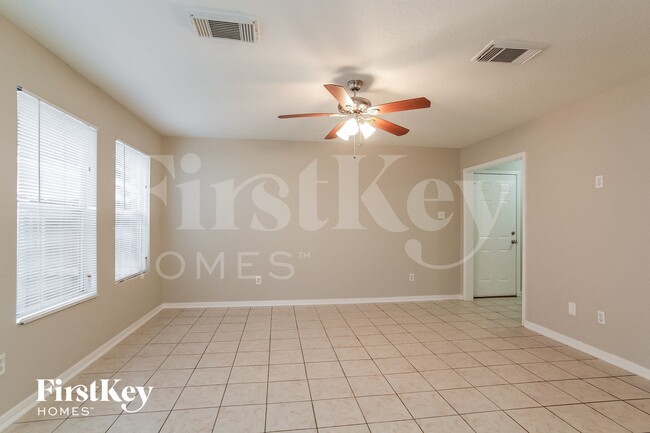 Photo - 947 Leadenhall Cir