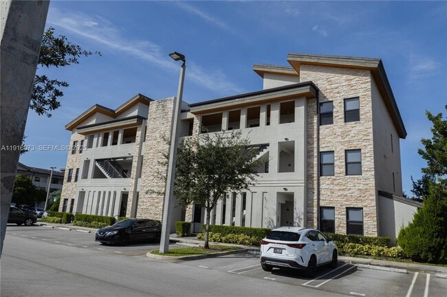 Building Photo - 8039 NW 104th Ave Unit 33