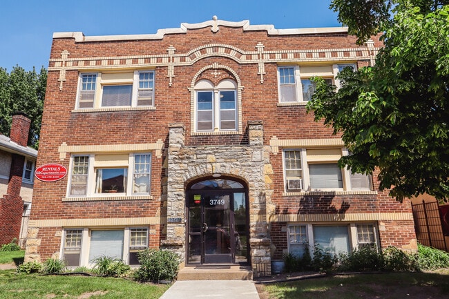 Grand Apartments | 3749