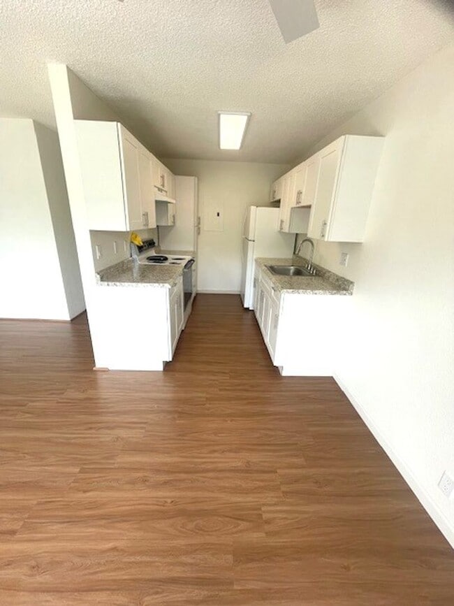 Photo - Recently Renovated 2 Bedroom / 1 Bath in K...