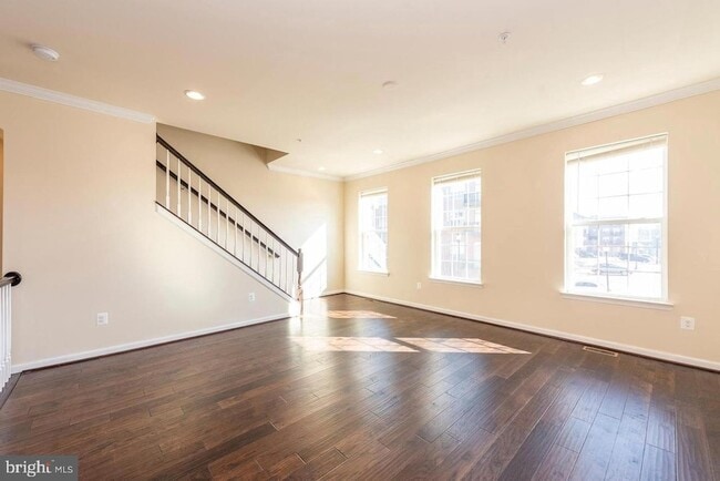 Photo - 7035 Southmoor St