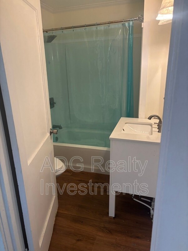 Photo - 900 E 4th Ave