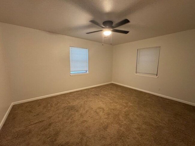 Photo - 6710 Fairwood Rd