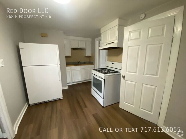 Building Photo - Beautifully renovated 1 bedroom in York City. Unit 4 Rental