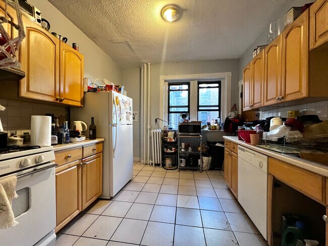 Photo - 18 Glenville Ave Unidad 2