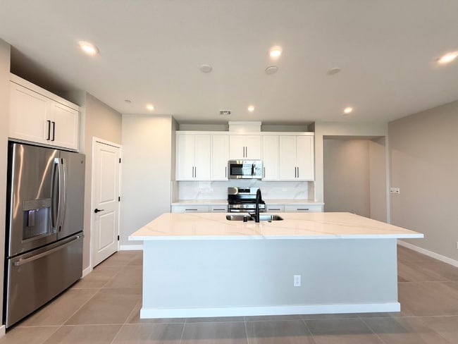 Photo - 800 Echelon St