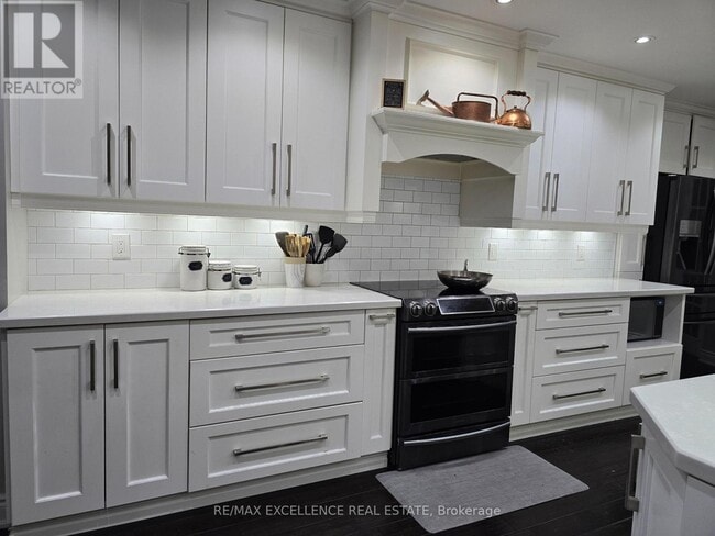 Photo - 50 Elizabeth St S