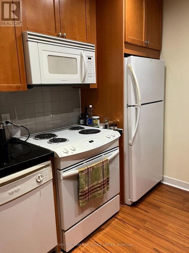 Photo - 85 Bloor St E Unité 1209