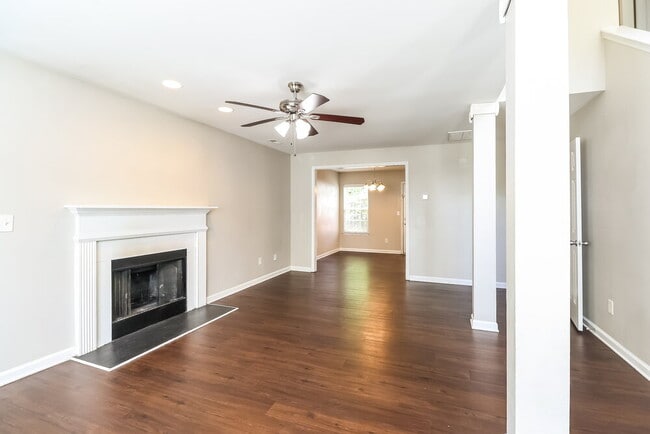 Photo - 7823 Montbrook Dr