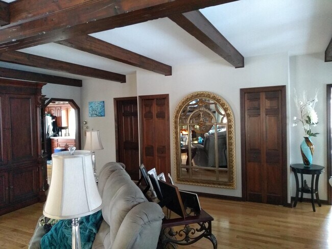 Photo - 1619 Riverside Dr