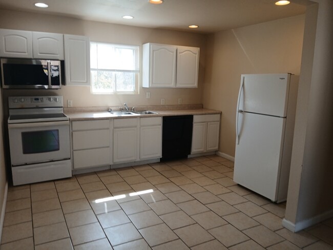 Photo - 1013 Briarwood Rd