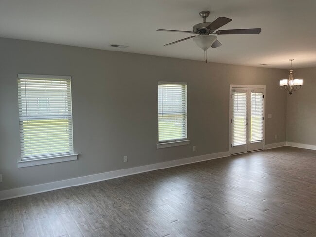 Photo - 4x2.5 For Rent