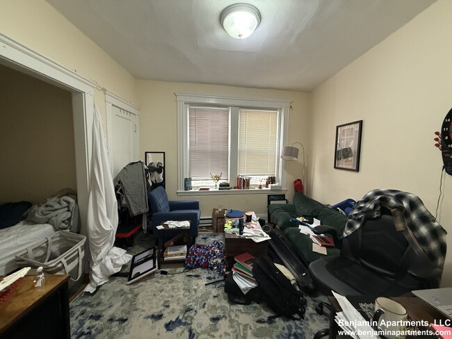 Building Photo - 55 Park Dr