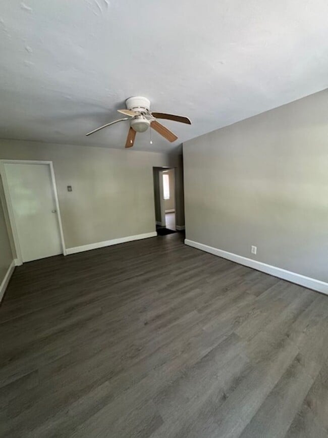 Photo - 714 Pou St