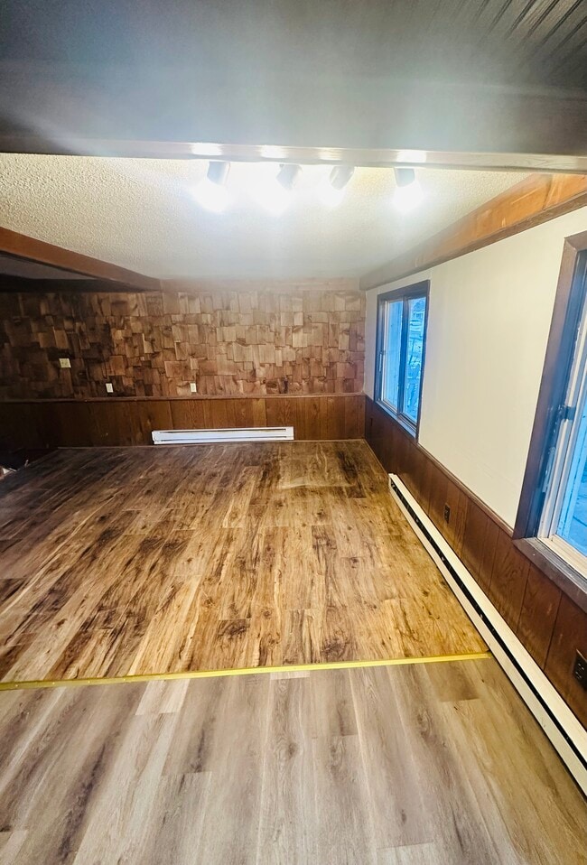 Photo - 1995 Cottage Ave E