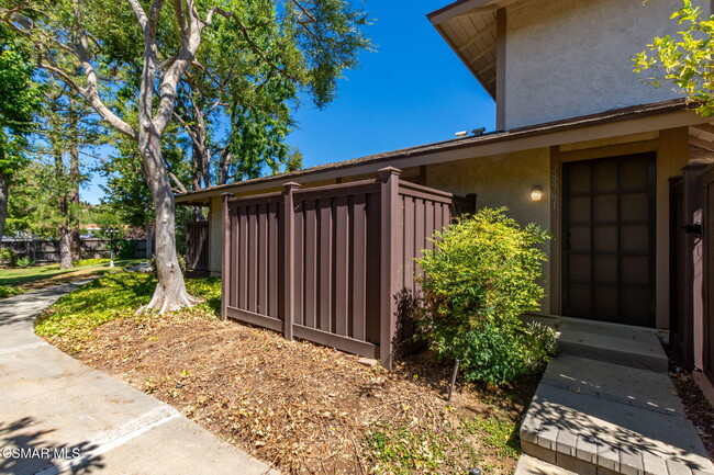 Photo - 28961 Oakpath Dr Townhome