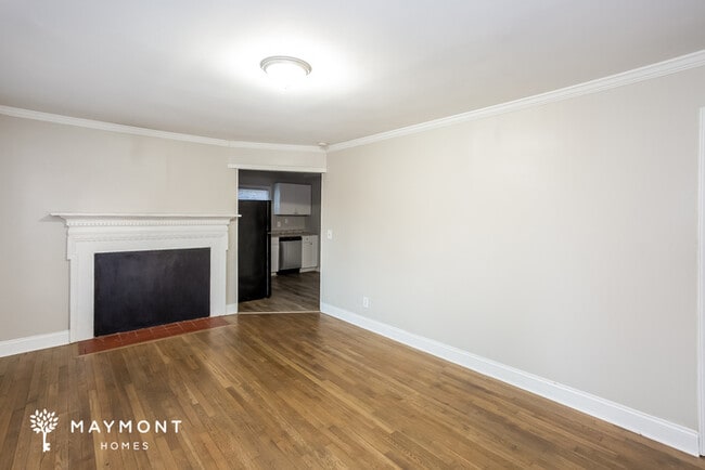 Photo - 302 Lydia St