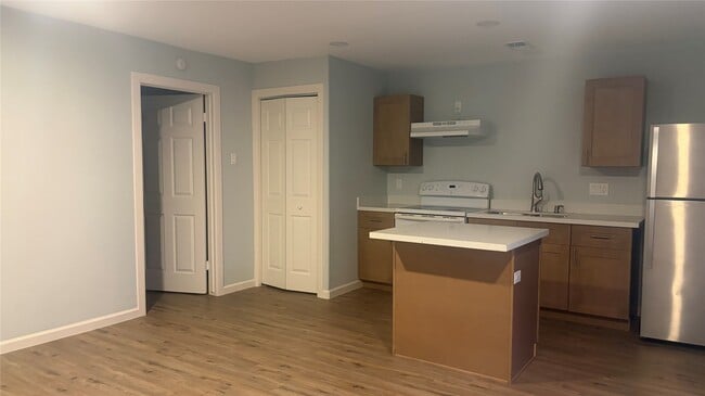 Photo - 4624 Bell St Unit 2