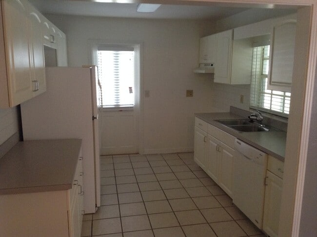 Photo - 3 Bedroom/2 Bathroom Home near Lake Como!!!