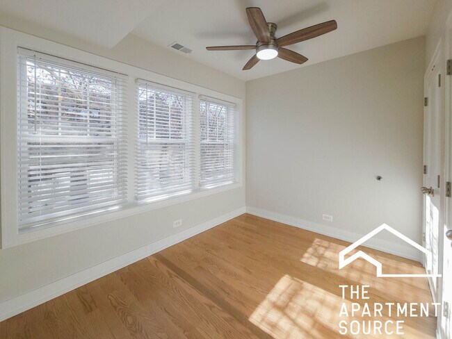 Photo - 2020 W Ainslie St Unit 1