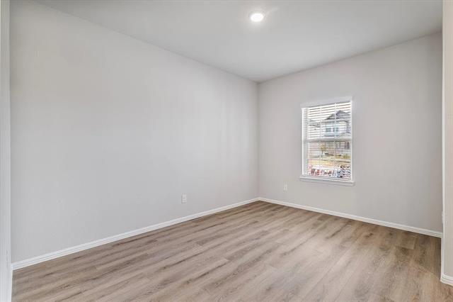 Photo - 422 Wydown Dr