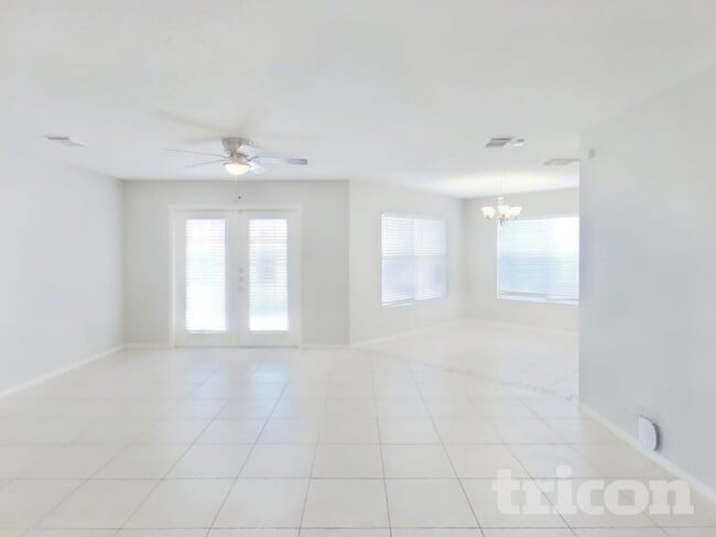 Photo - 4827 Fern Lake