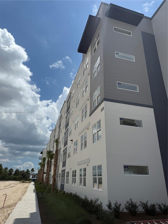 Building Photo - 5592 Pga Blvd Unit 124
