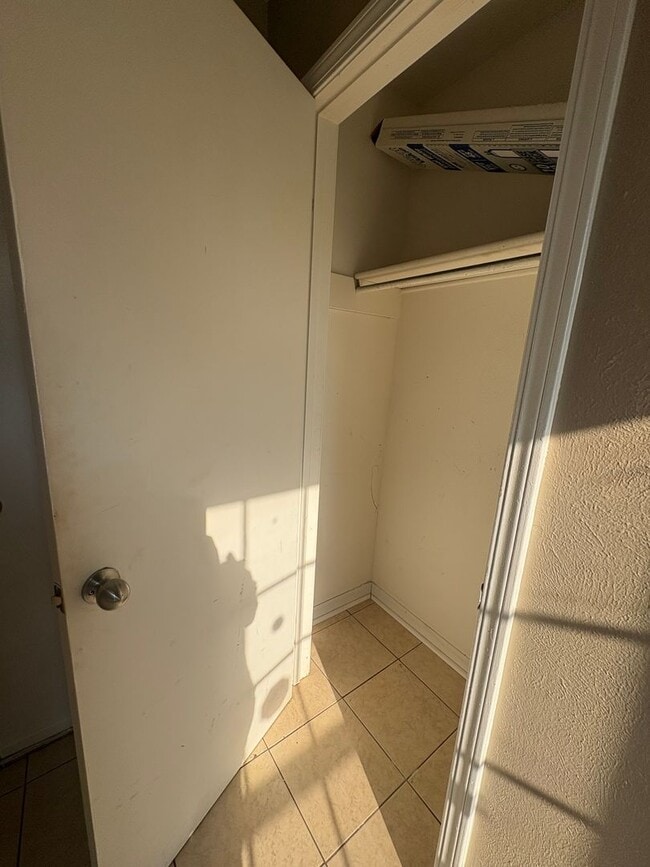 Photo - Huge 2 bedroom/2.5 bathroom Townhouse with...