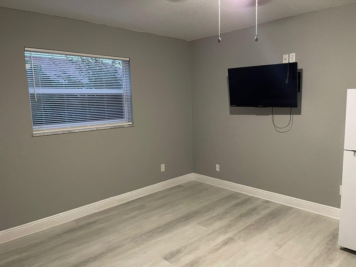 Photo - 459 SW Byron St