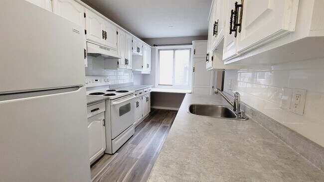 Photo - 268 Primrose Gardens