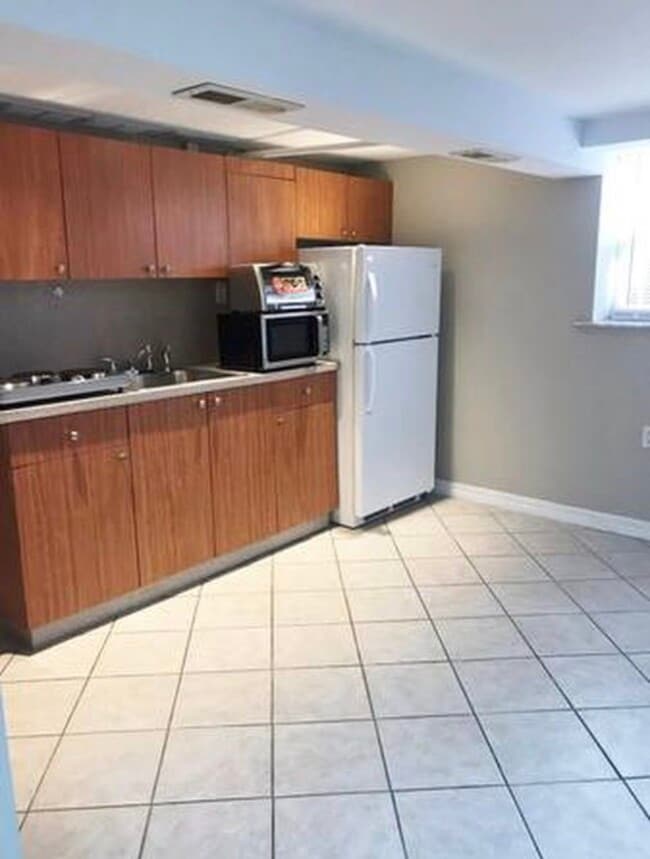 Photo - 2138 29th St Unidad Studio Apartment