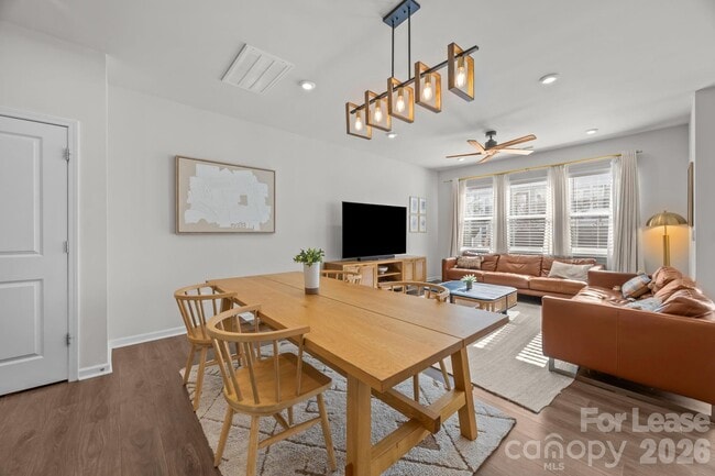 Photo - 915 Kinsey Aly