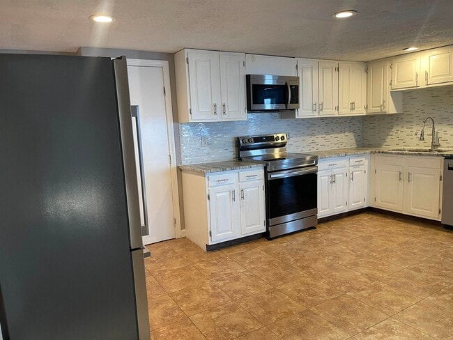 Building Photo - 520 Beech St Unit 2L