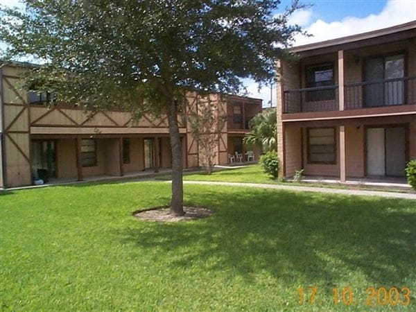 Plaza Royale Apartments - Plaza Royale Apartments