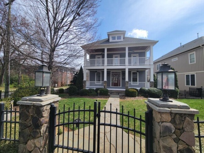 Building Photo - Spacious~Charming~Dilworth! 3800 SF 4 Beds 3.5 Baths