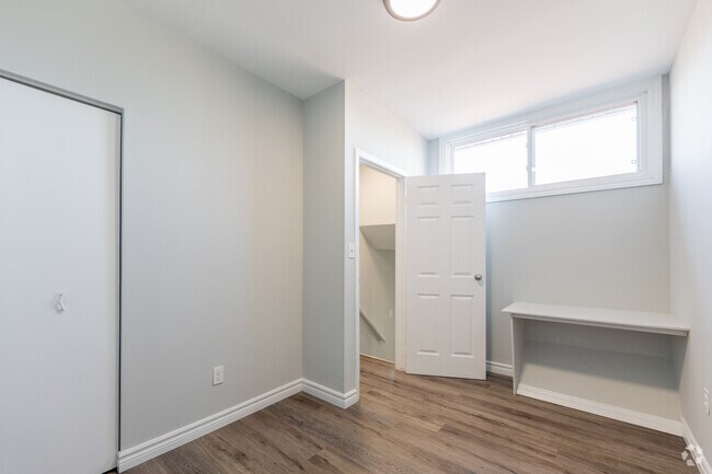 3BR, 2BA - 1,200SF - Bedroom